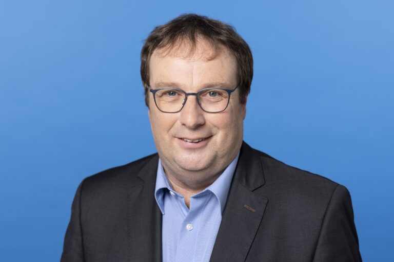 Portraet minister oliver krischer foto land nrw sondermann